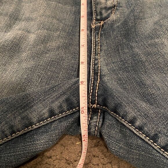 Grace in La Cropped Jeans - Picture 8 of 16